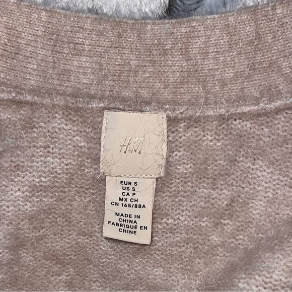 COPY - H&M Wool Sweater - Picture 5 of 9